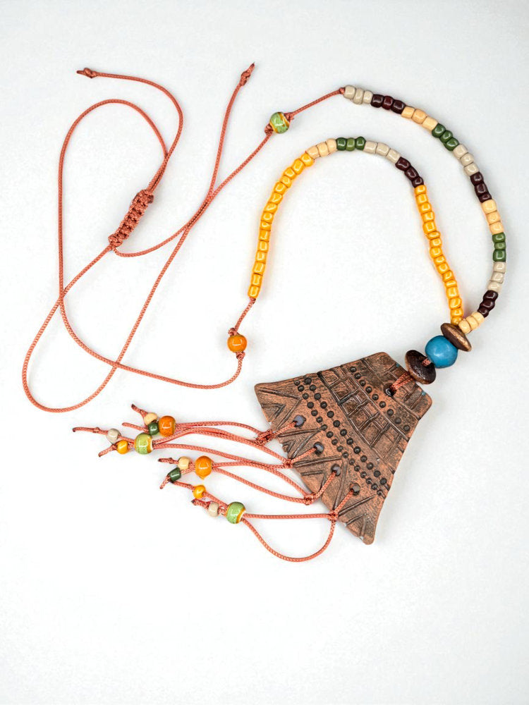 Collar Tribal con Borla de Campana