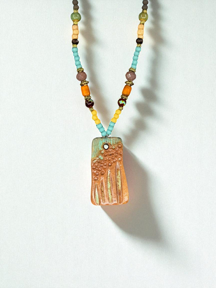 Collar con Tableta de Terracota