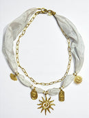 Collar del Sol en Seda Blanca