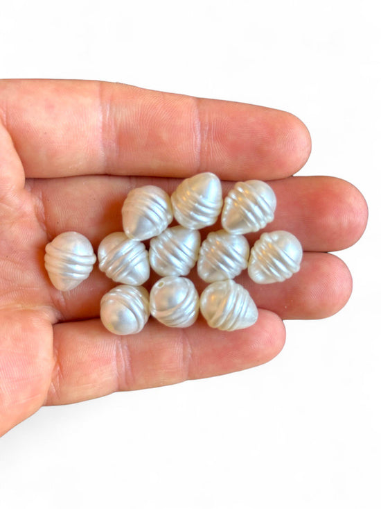 Plastic Swirl Cream Pearl