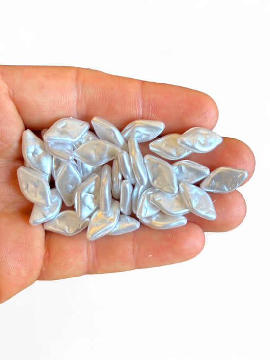 Plastic Baroque Cream Pearl