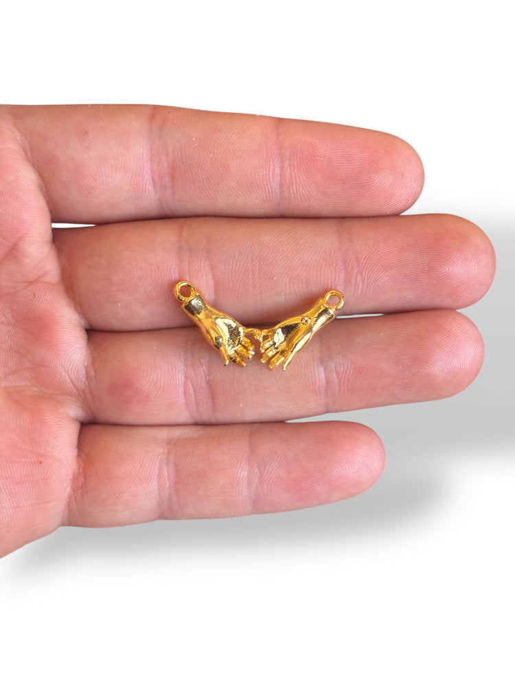 Hand İn Hand Charm Gold Plated